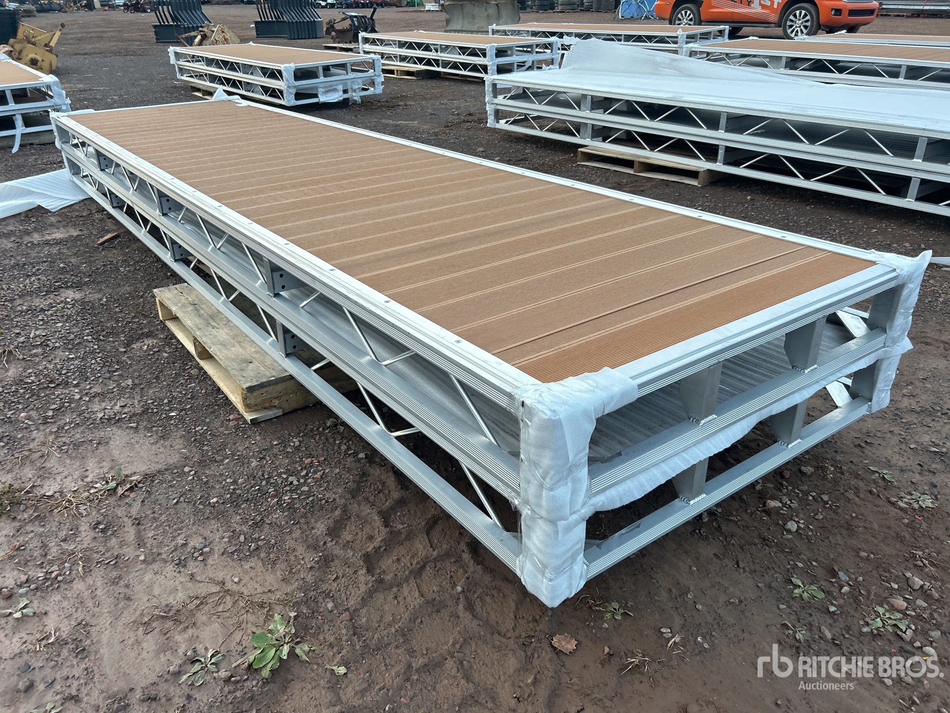 General Appearance with Foto, angolo anteriore sinistro