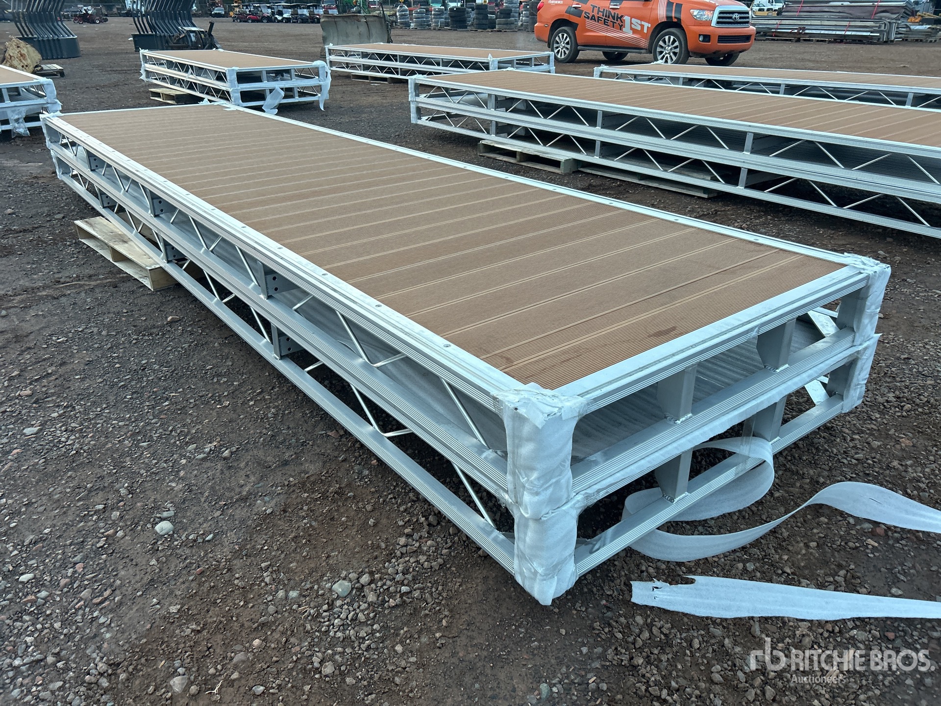 General Appearance with Foto, angolo anteriore sinistro