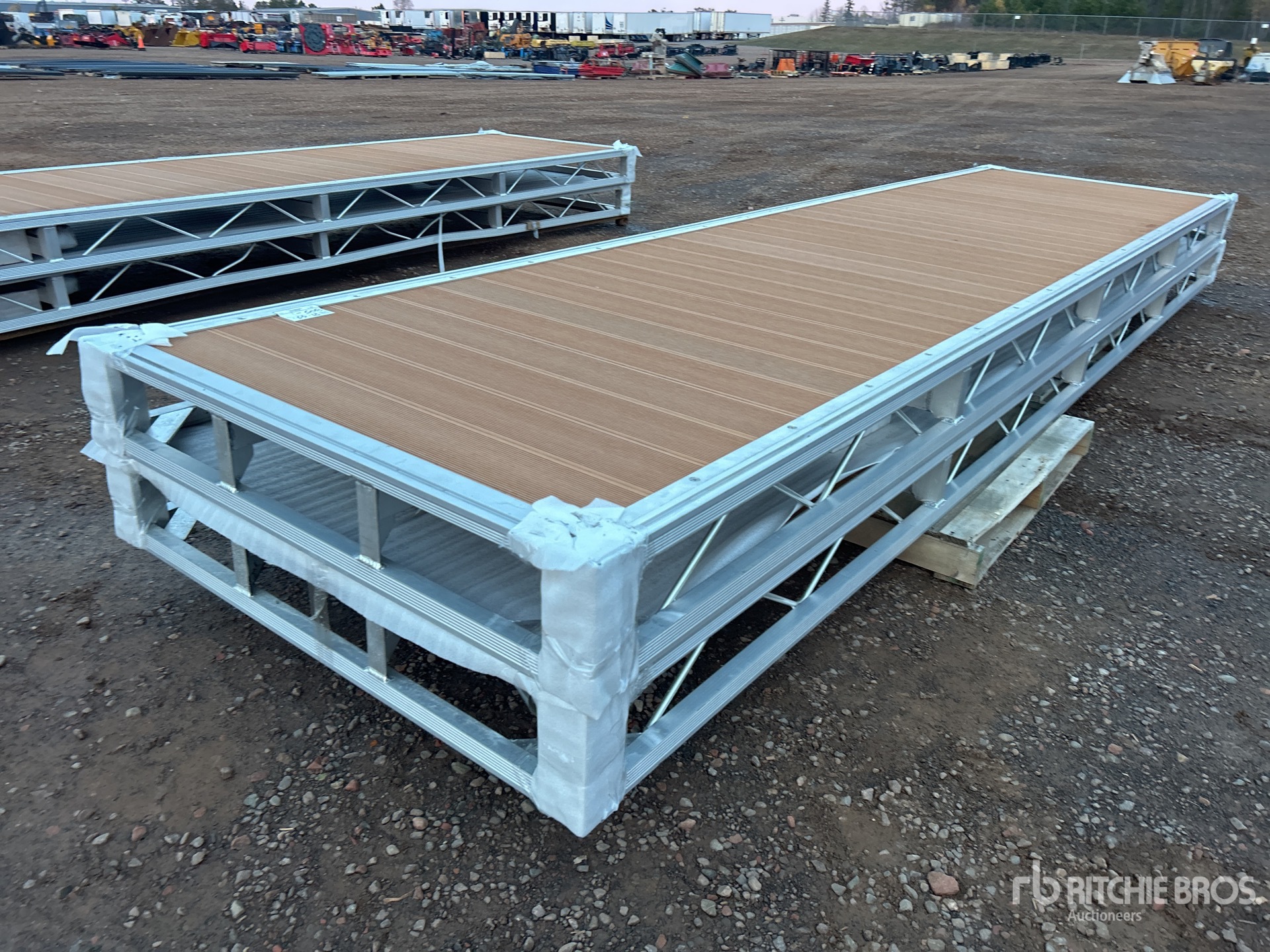 General Appearance with Foto, angolo posteriore sinistro