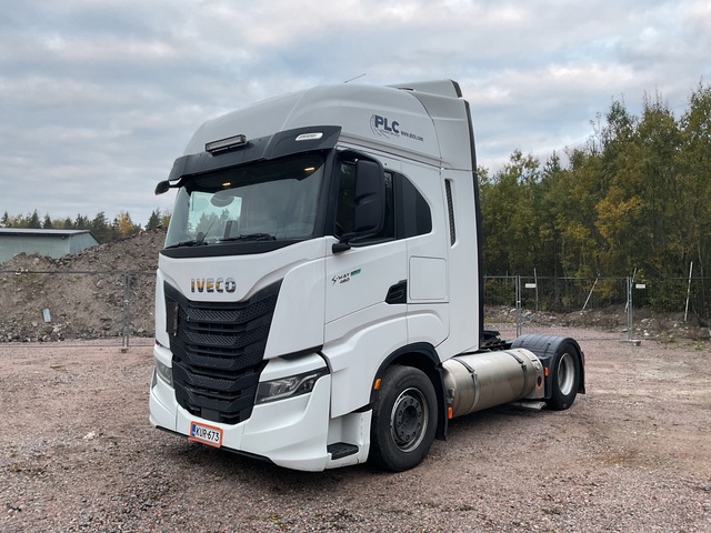 2022 Iveco S-Way 460 LNG LNG 4x2 Sleeper Truck Tractor