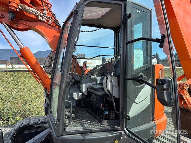 2015 Hitachi ZX75UR-5B Tracked Excavator | Ritchie Bros. Auctioneers