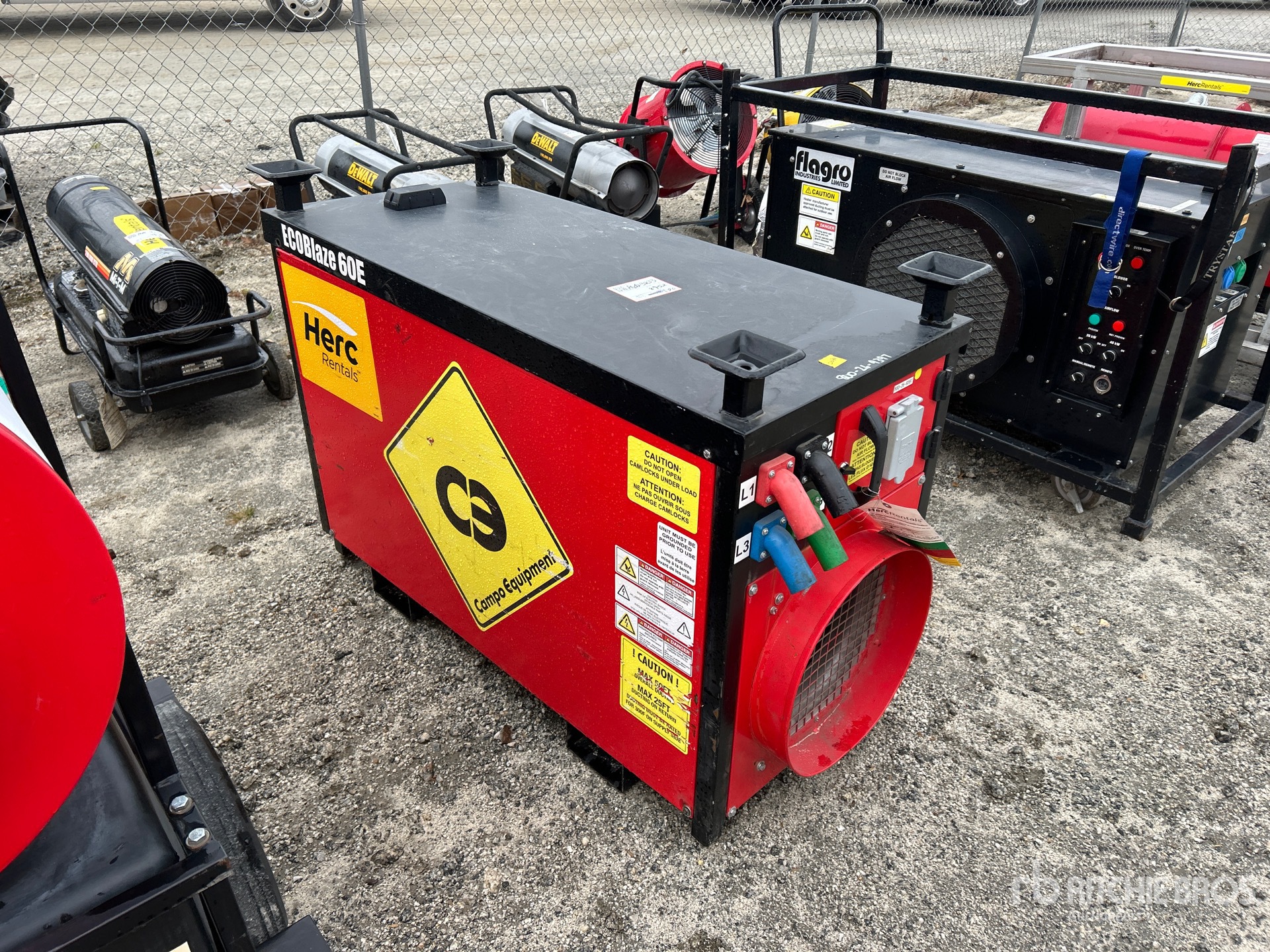 General Appearance with Bild, Ecke vorne rechts