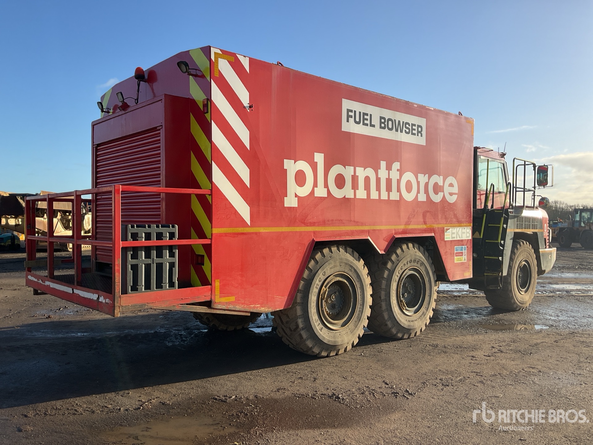 General Appearance with Bild, Ecke hinten rechts