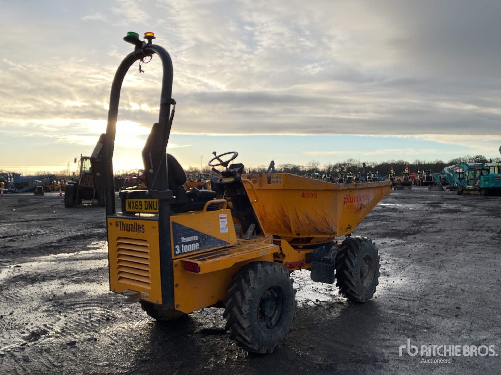 General Appearance with Imagen: esquina trasera derecha