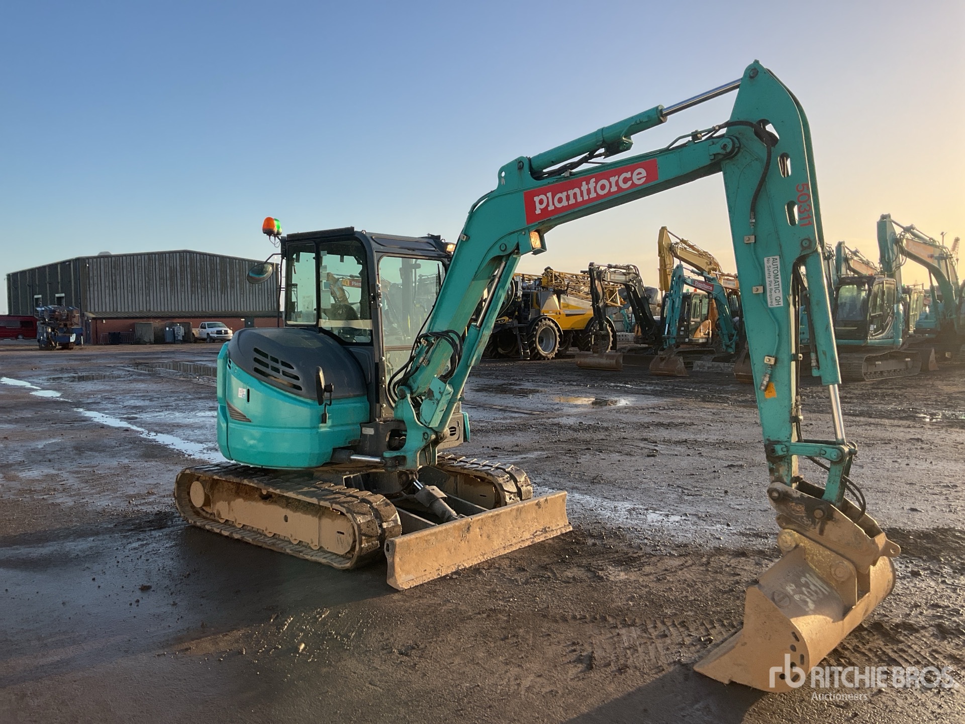 Aspect général with Image, coin avant droit