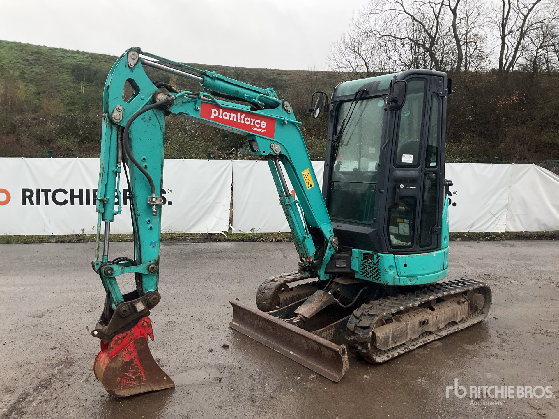 General Appearance with Picture, Left Front Corner