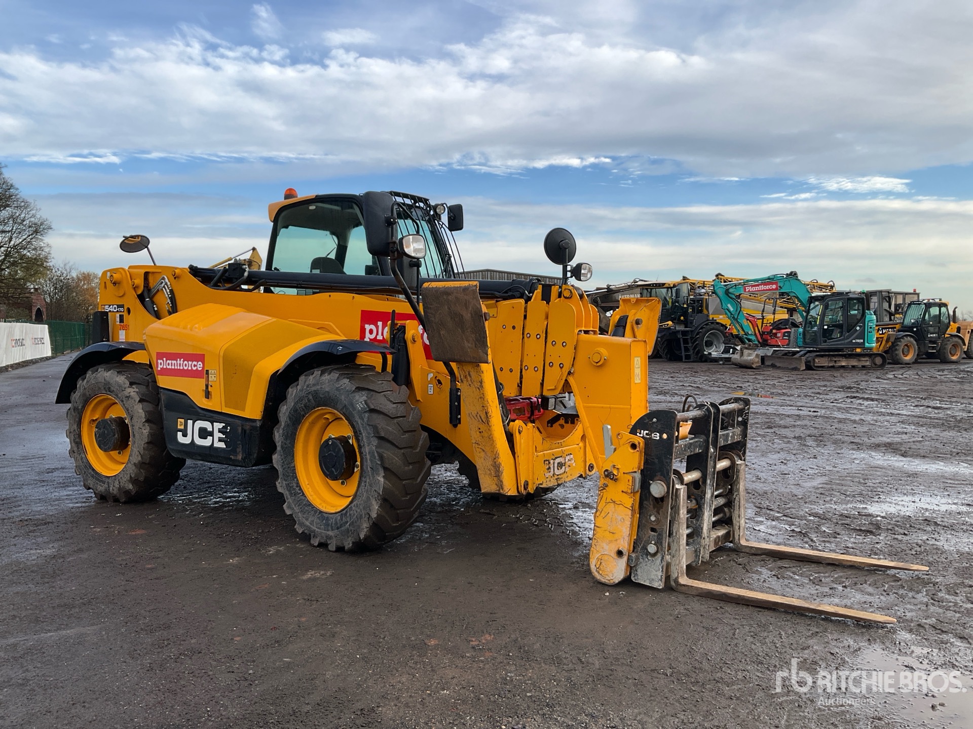 General Appearance with Picture, Right Front Corner