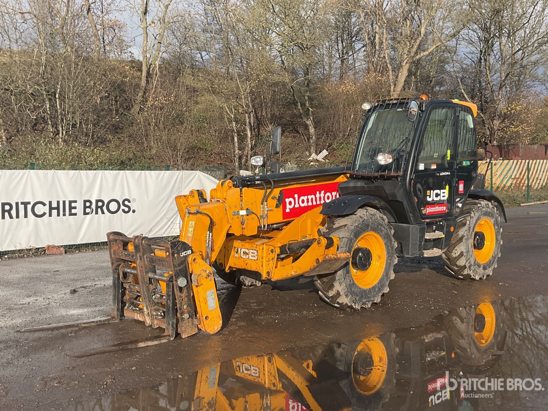 General Appearance with Picture, Left Front Corner