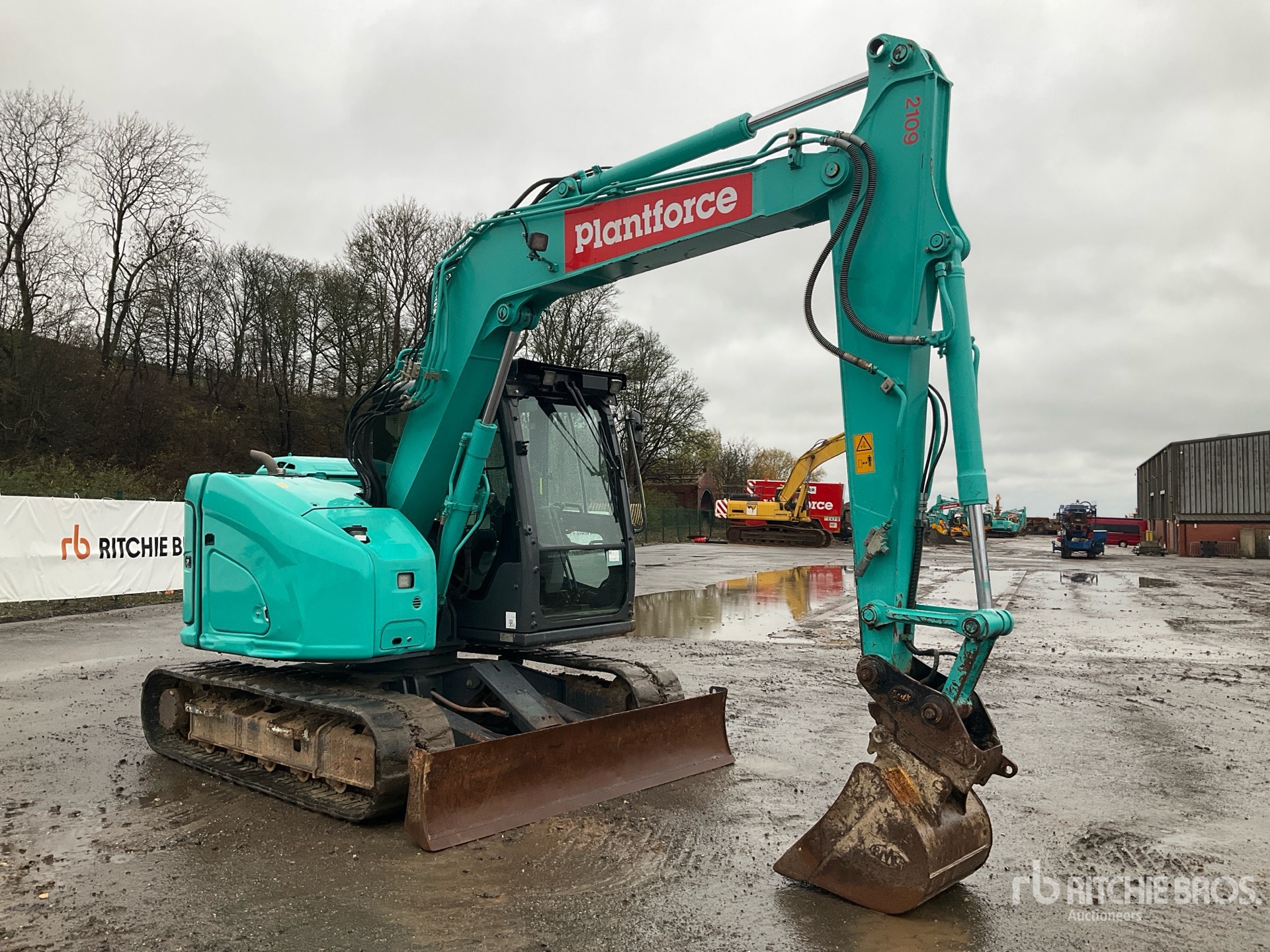 General Appearance with Picture, Right Front Corner