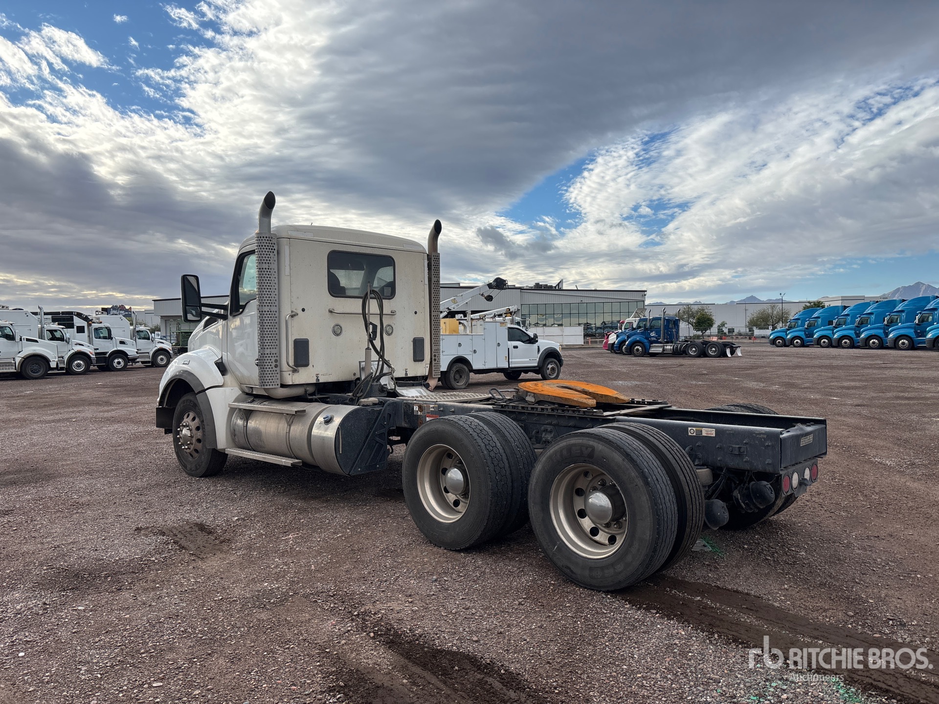Aspect général with Image, coin arrière gauche
