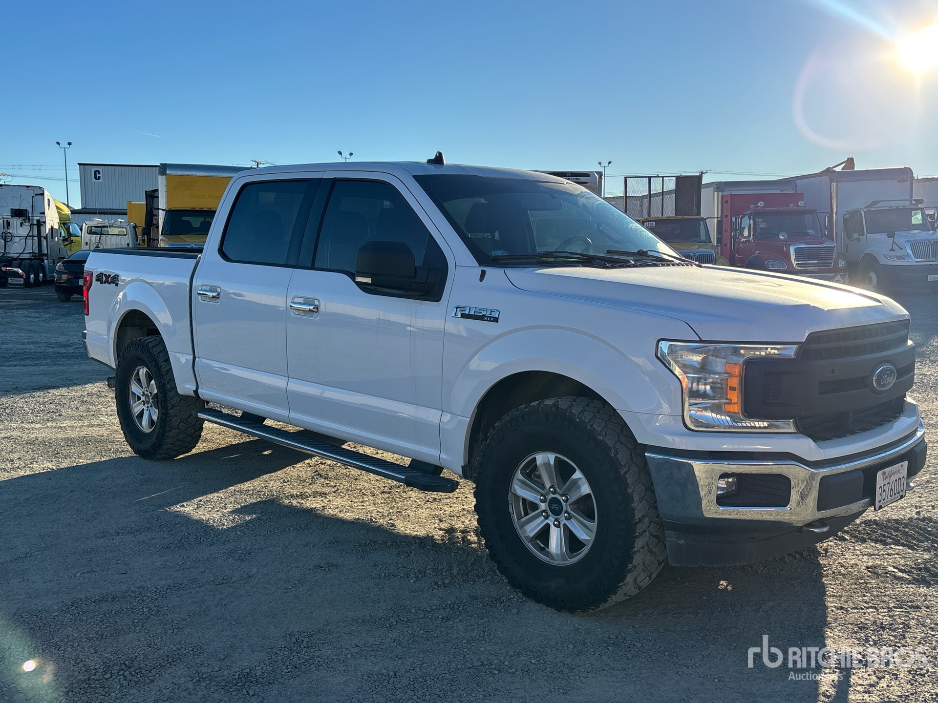 Aspect général with Image, coin avant droit