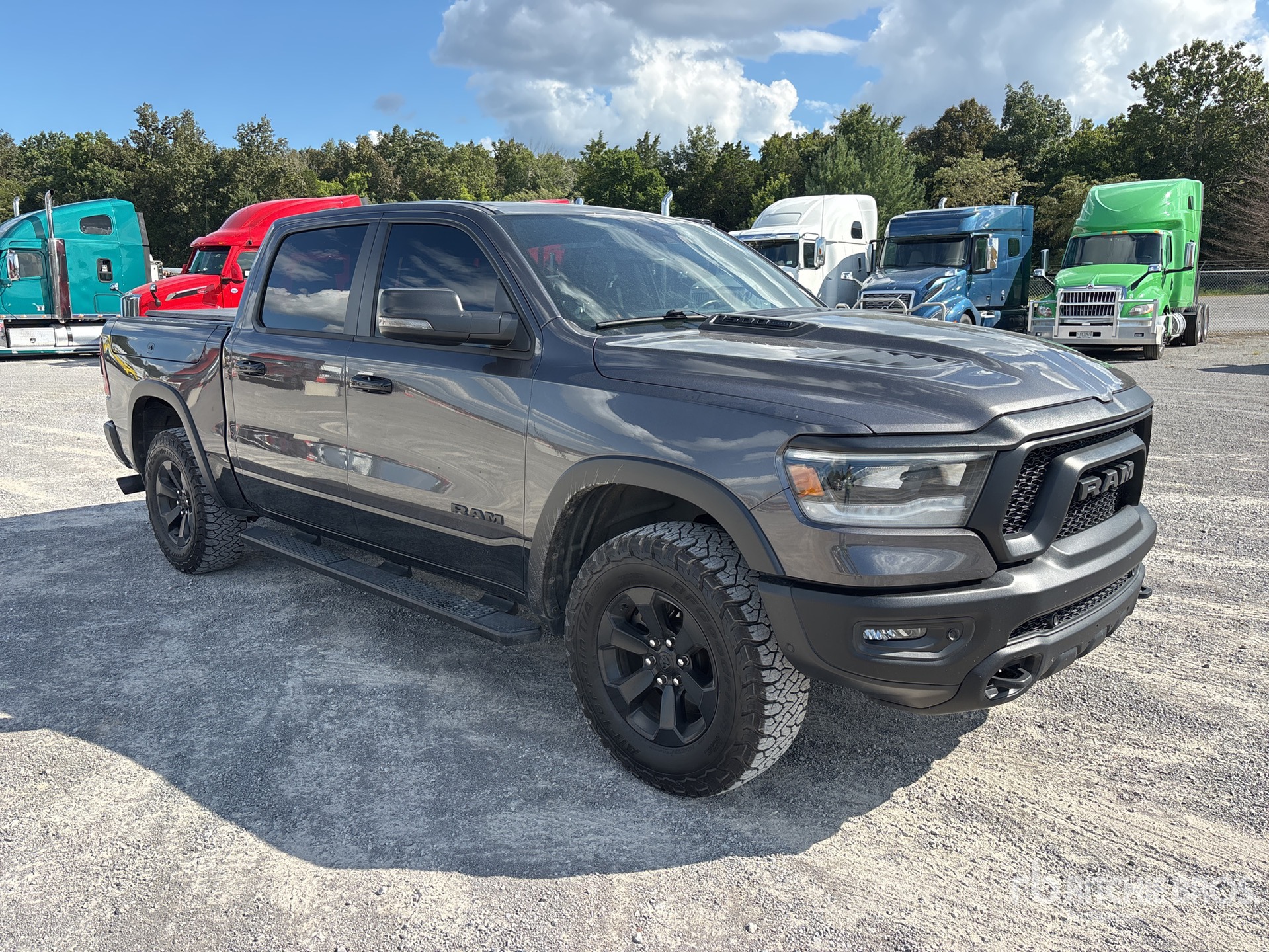 General Appearance with Picture, Right Front Corner