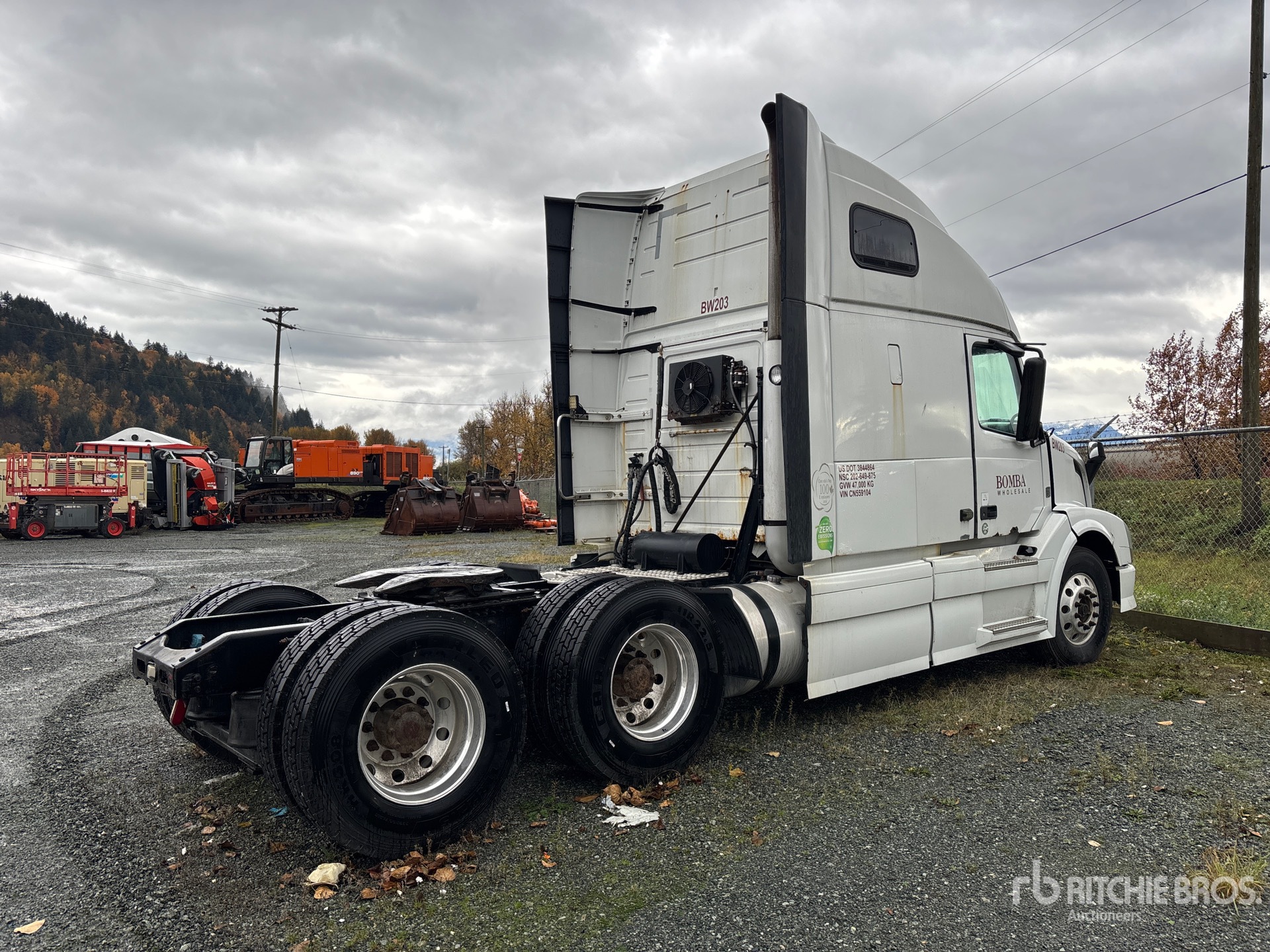 General Appearance with Foto, angolo anteriore sinistro