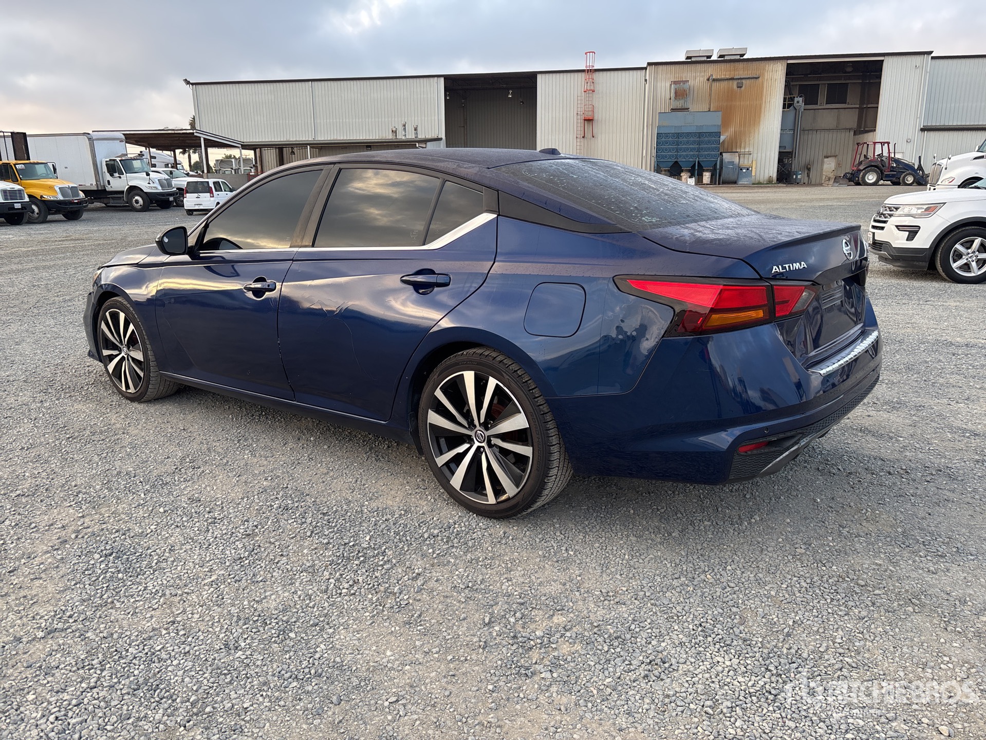 General Appearance with Picture, Left Rear Corner