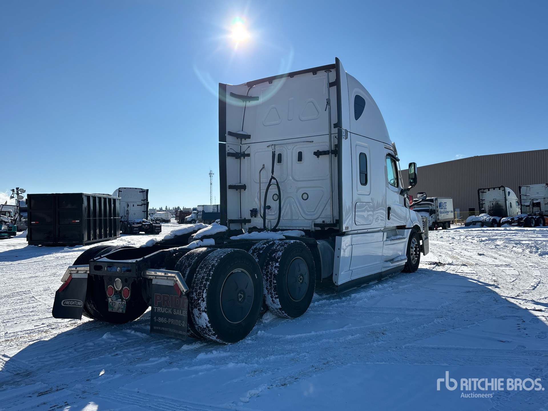 General Appearance with Bild, Ecke hinten rechts