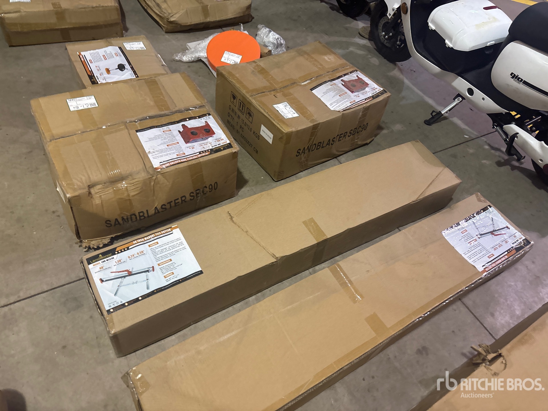 General Appearance with Picture, Left Front Corner