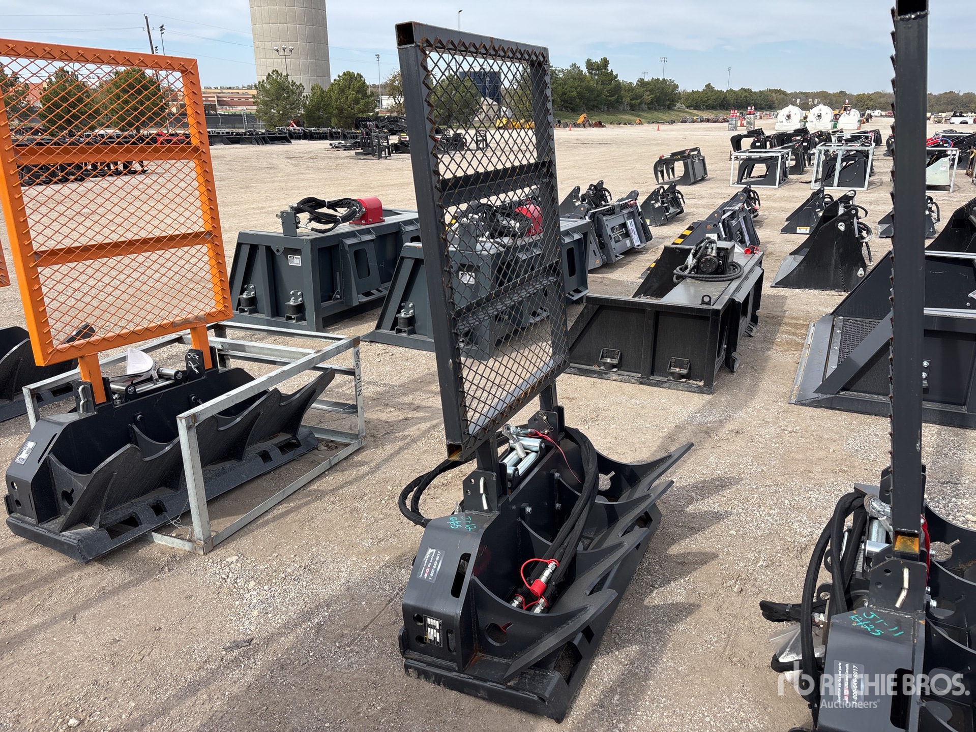 General Appearance with Bild, Ecke vorne rechts