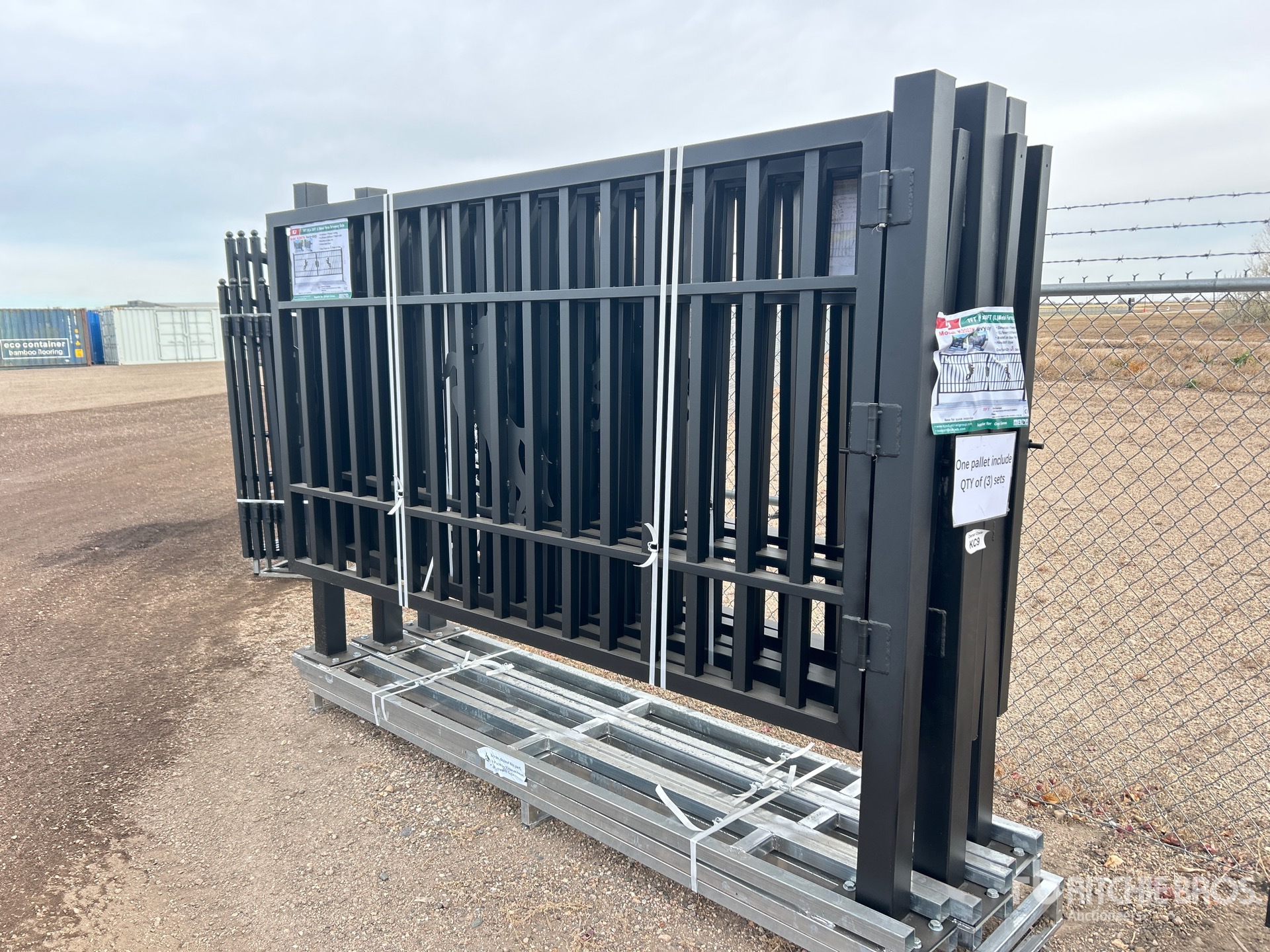 General Appearance with Bild, Ecke vorne links