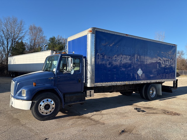 2000 Freightliner 4x2 Van Truck