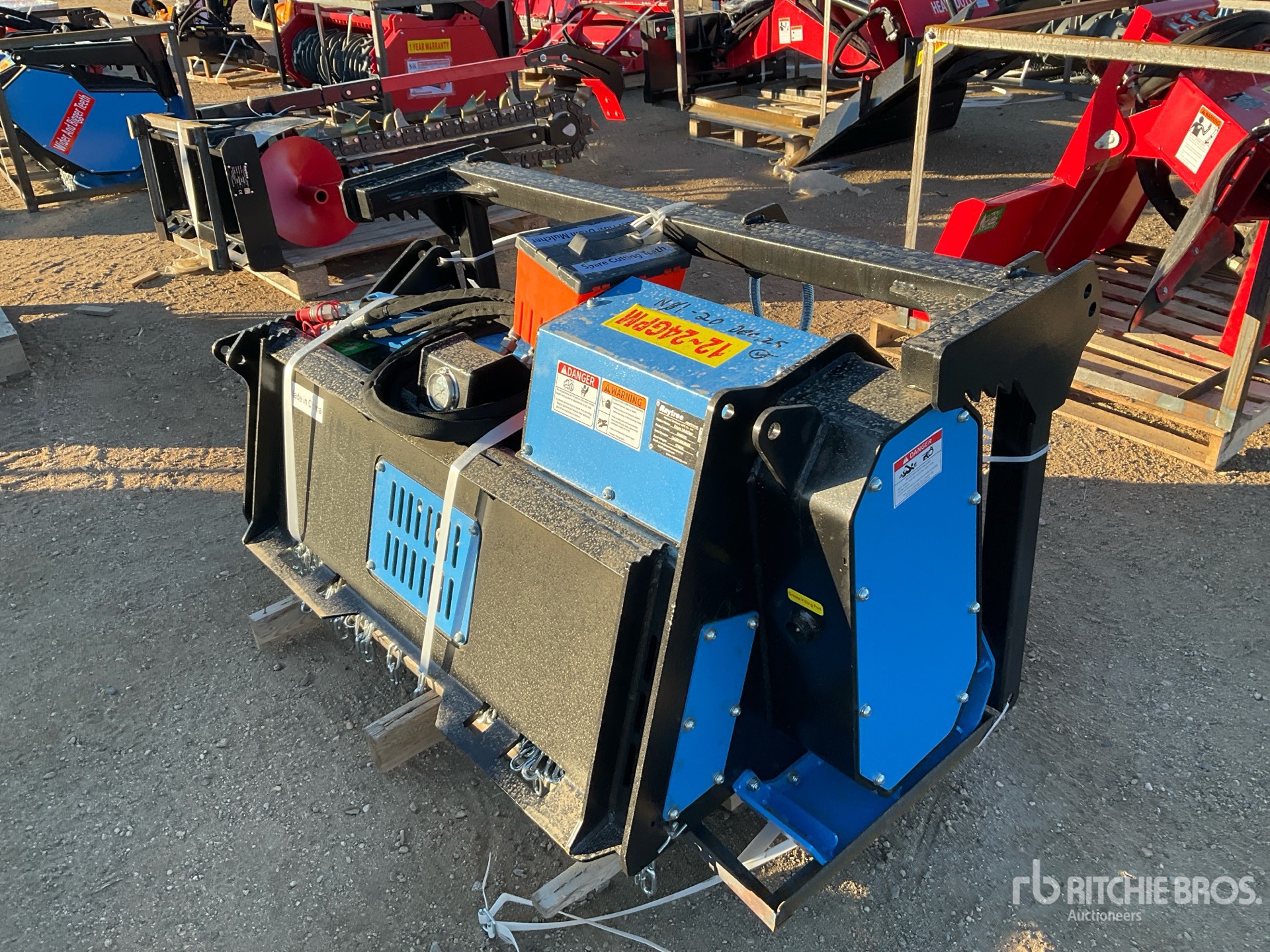 General Appearance with Foto, angolo anteriore sinistro