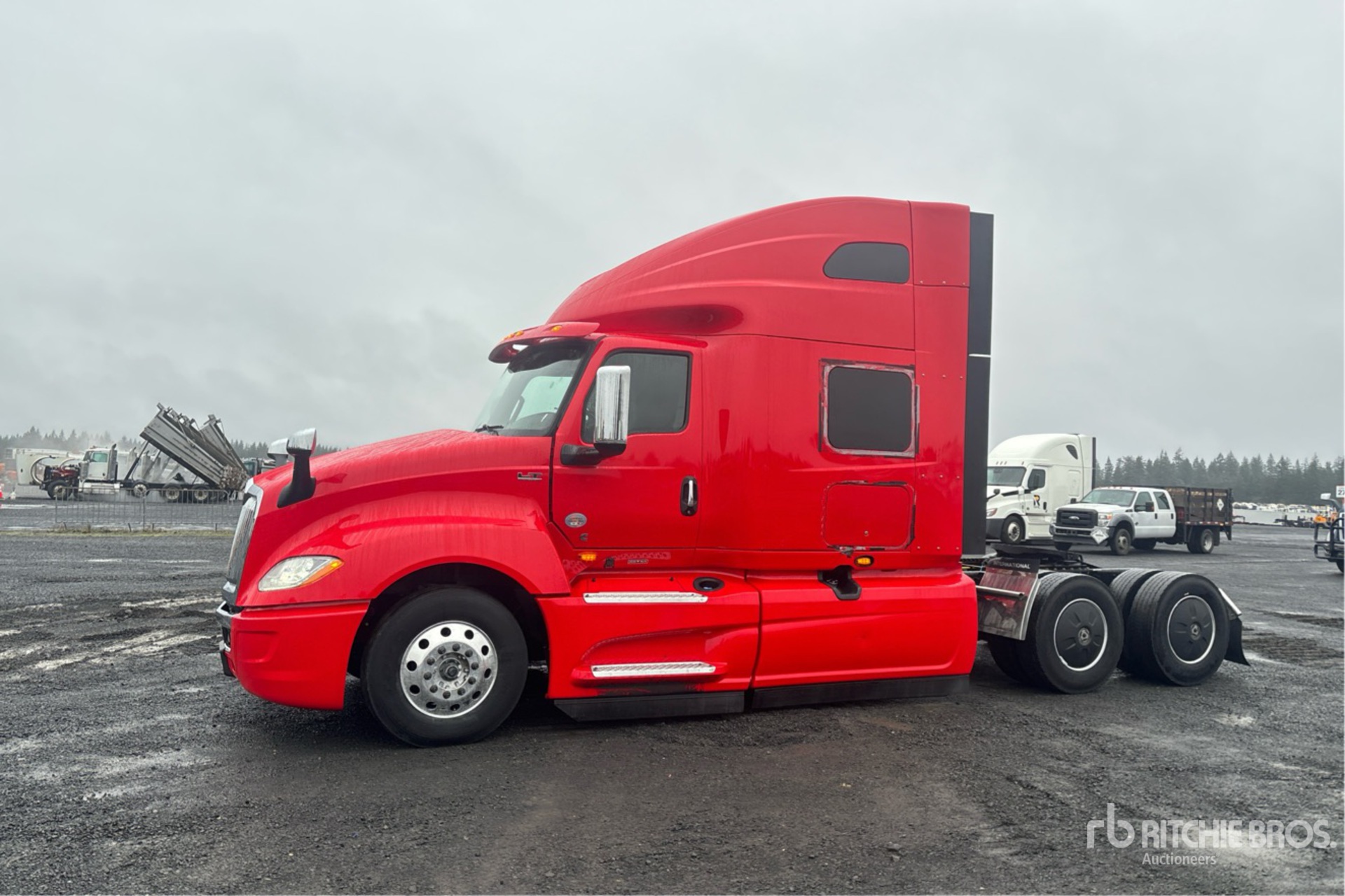 General Appearance with Bild, Ecke vorne links