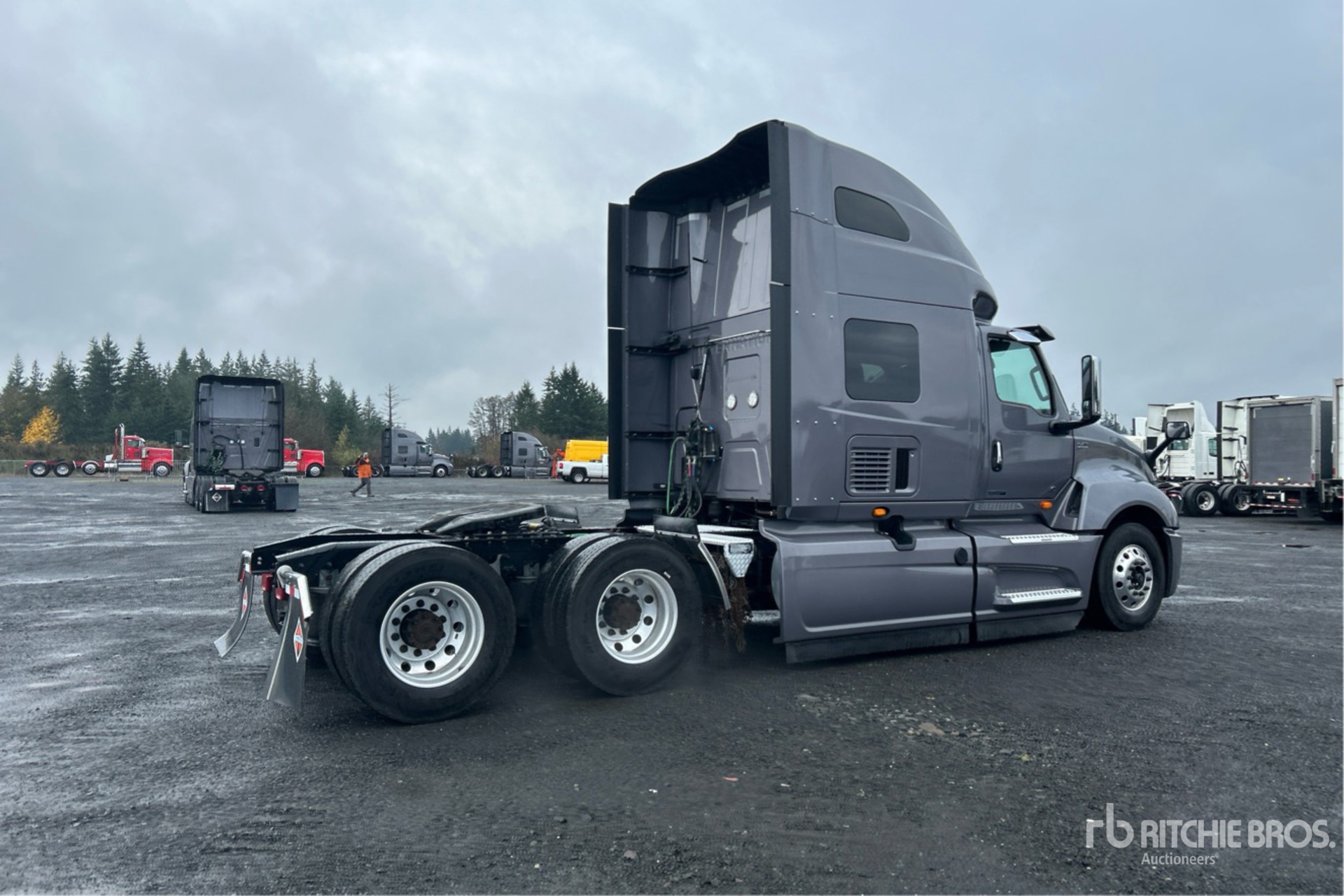 Aspect général with Image, coin arrière droit