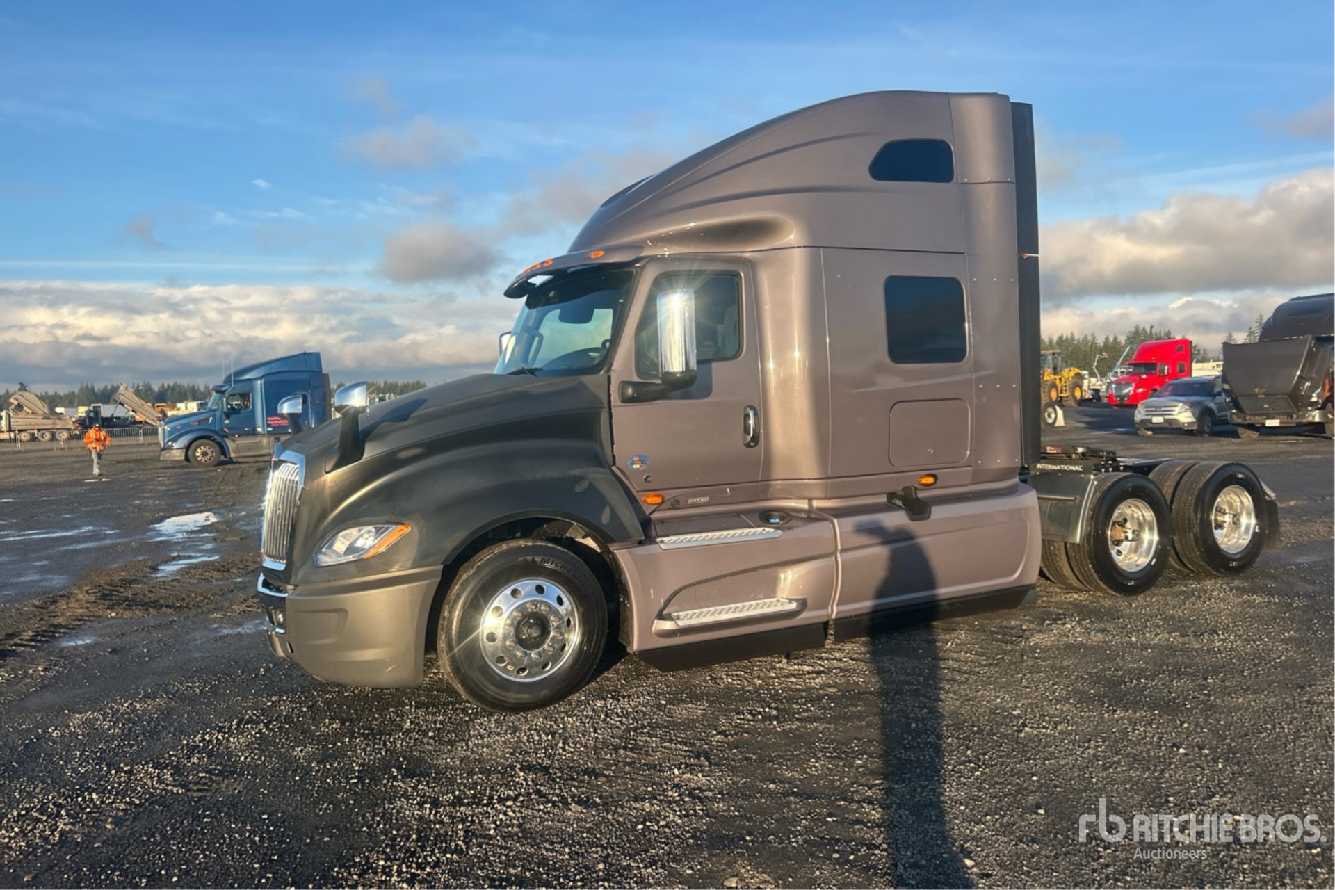 General Appearance with Picture, Left Front Corner