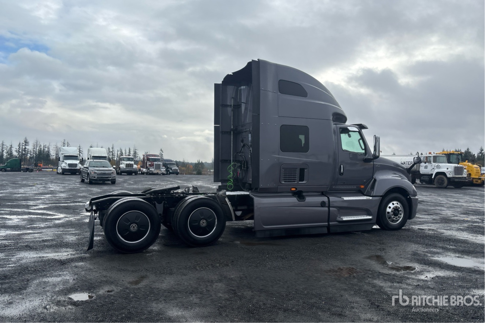 Aspect général with Image, coin arrière droit