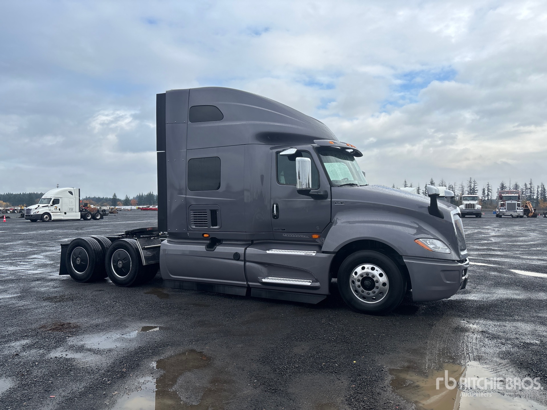 General Appearance with Picture, Right Front Corner