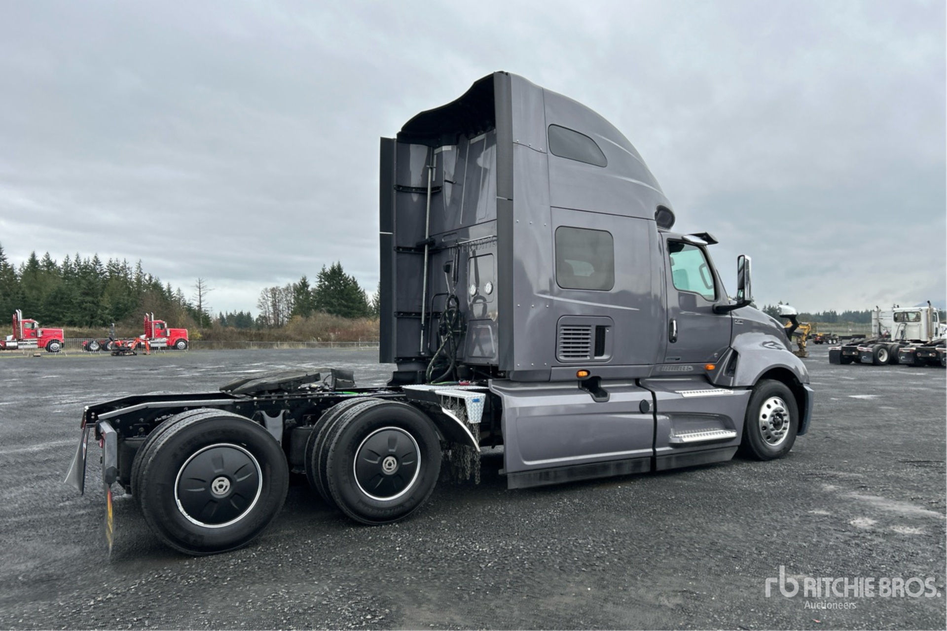 Aspect général with Image, coin arrière droit