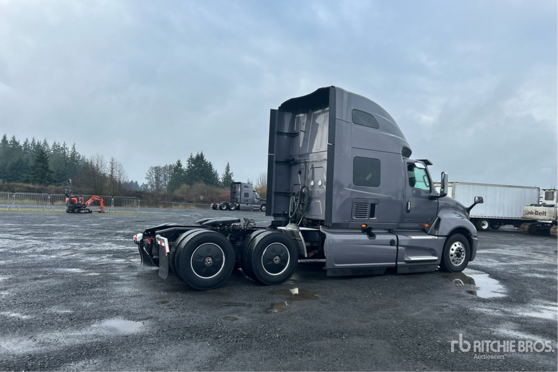 Aspect général with Image, coin arrière droit