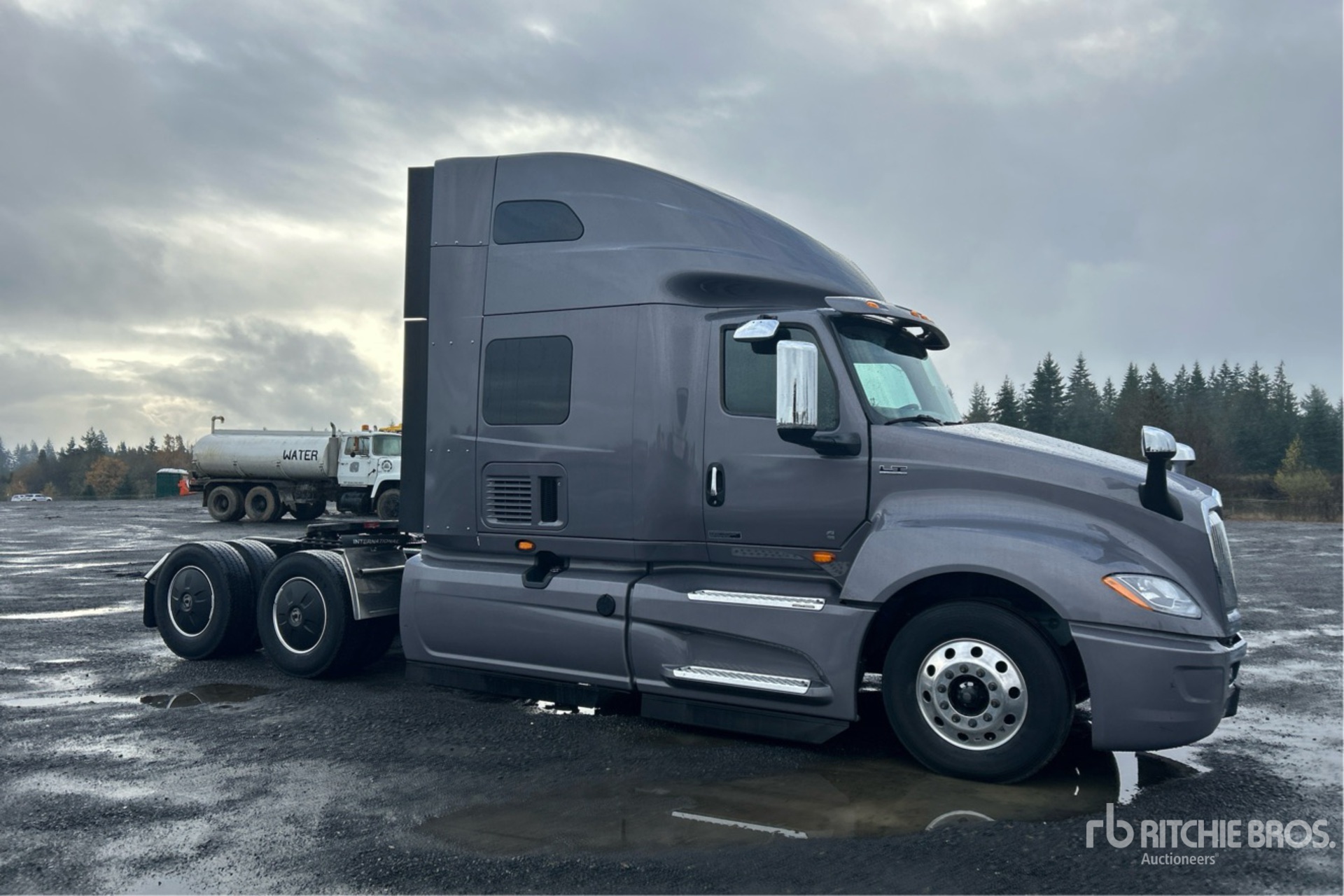 Aspect général with Image, coin avant droit