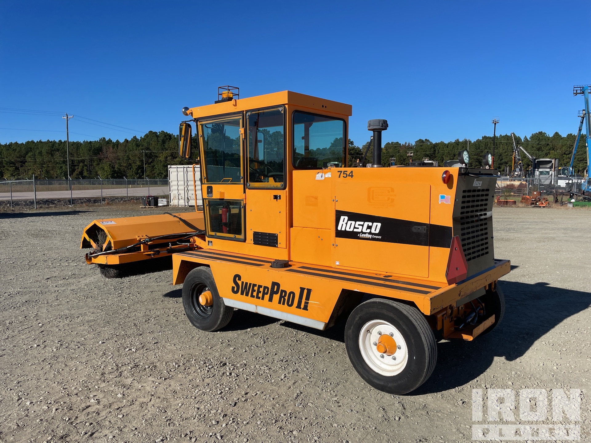 General Appearance with Foto, angolo posteriore sinistro