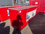 General Appearance with Bild, Ecke vorne rechts