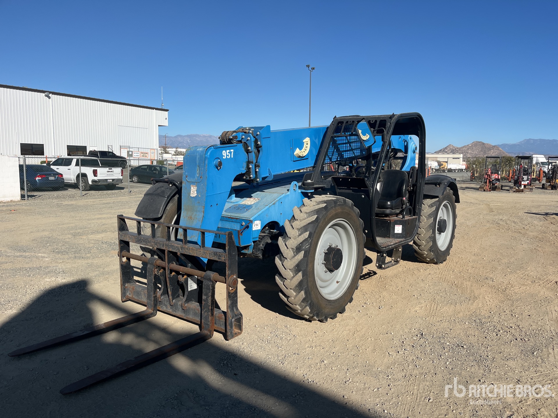 General Appearance with Featured Photo