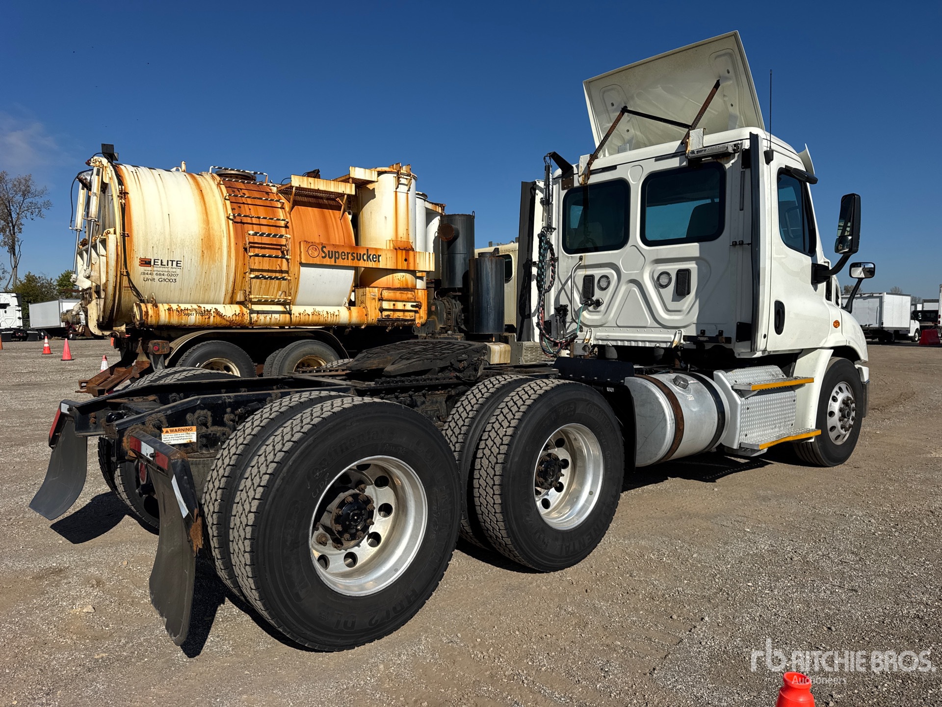 General Appearance with Imagen: esquina trasera derecha