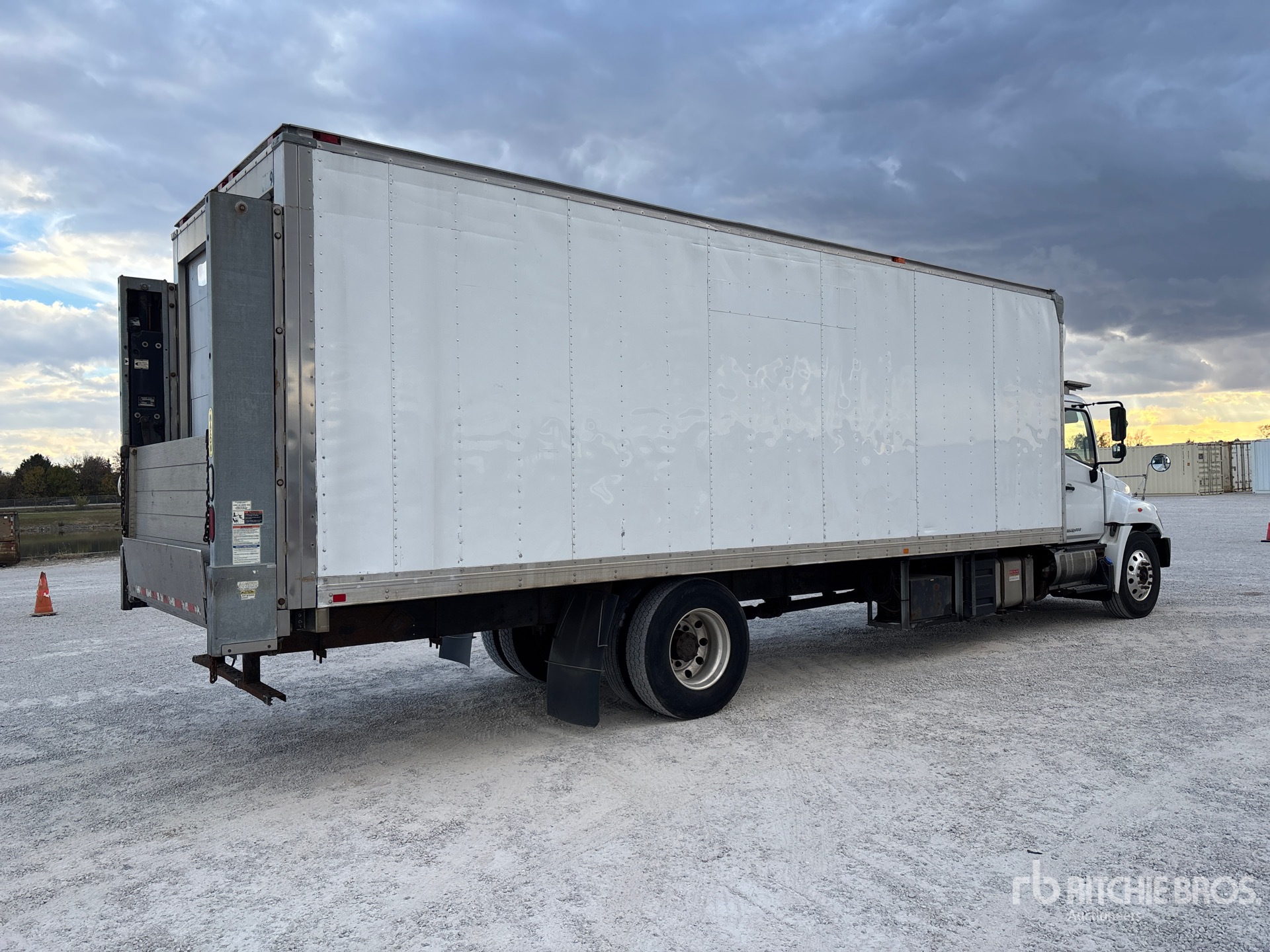 General Appearance with Image, coin arrière droit