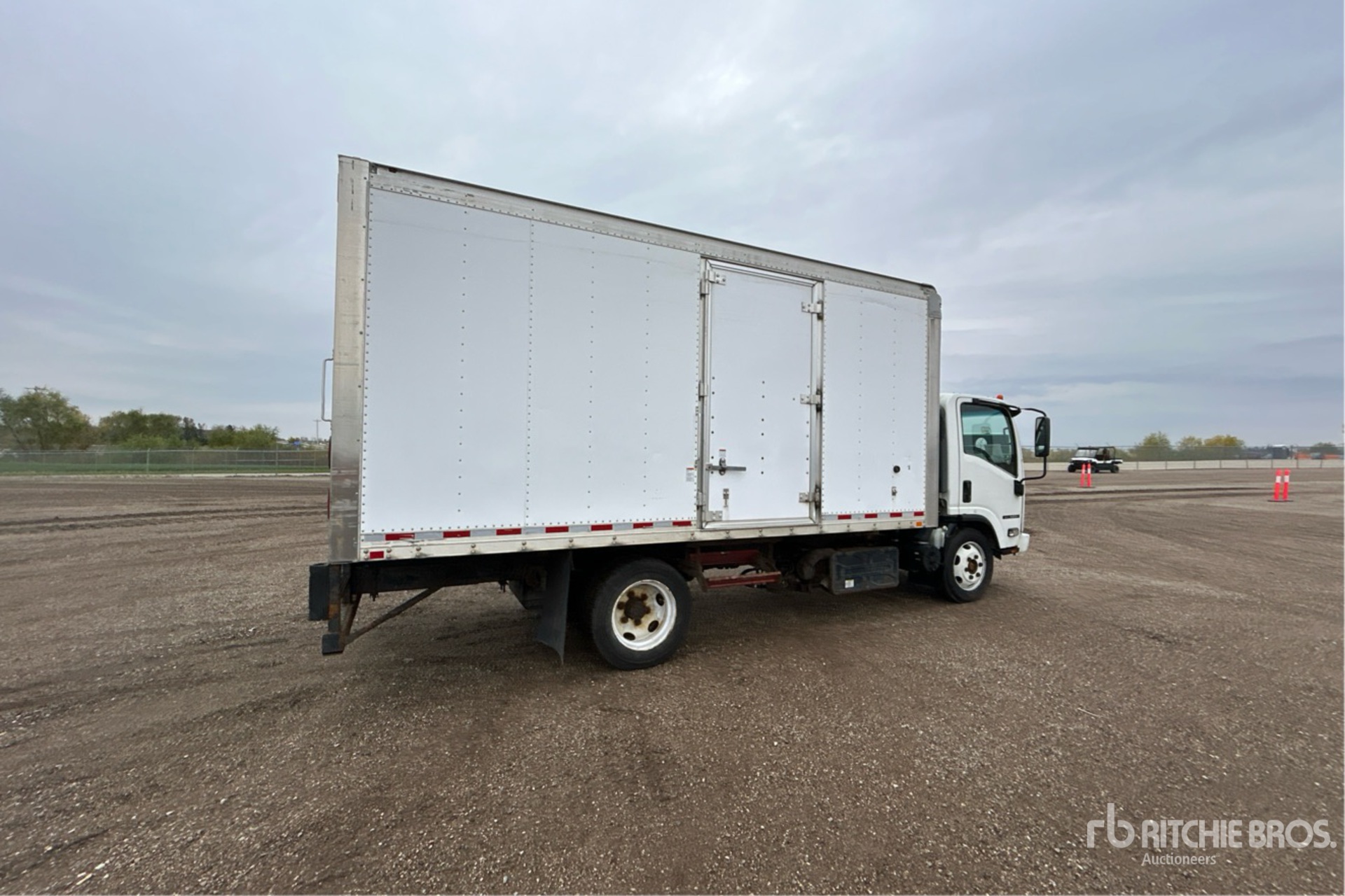 Aspect général with Image, coin arrière droit