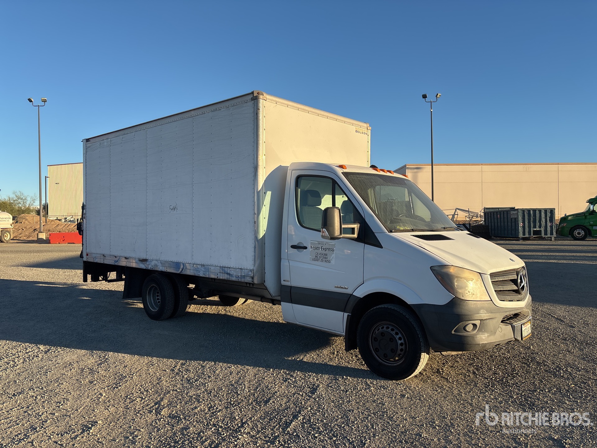 General Appearance with Bild, Ecke vorne rechts