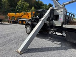 Boom with Stabilizer Cylinders