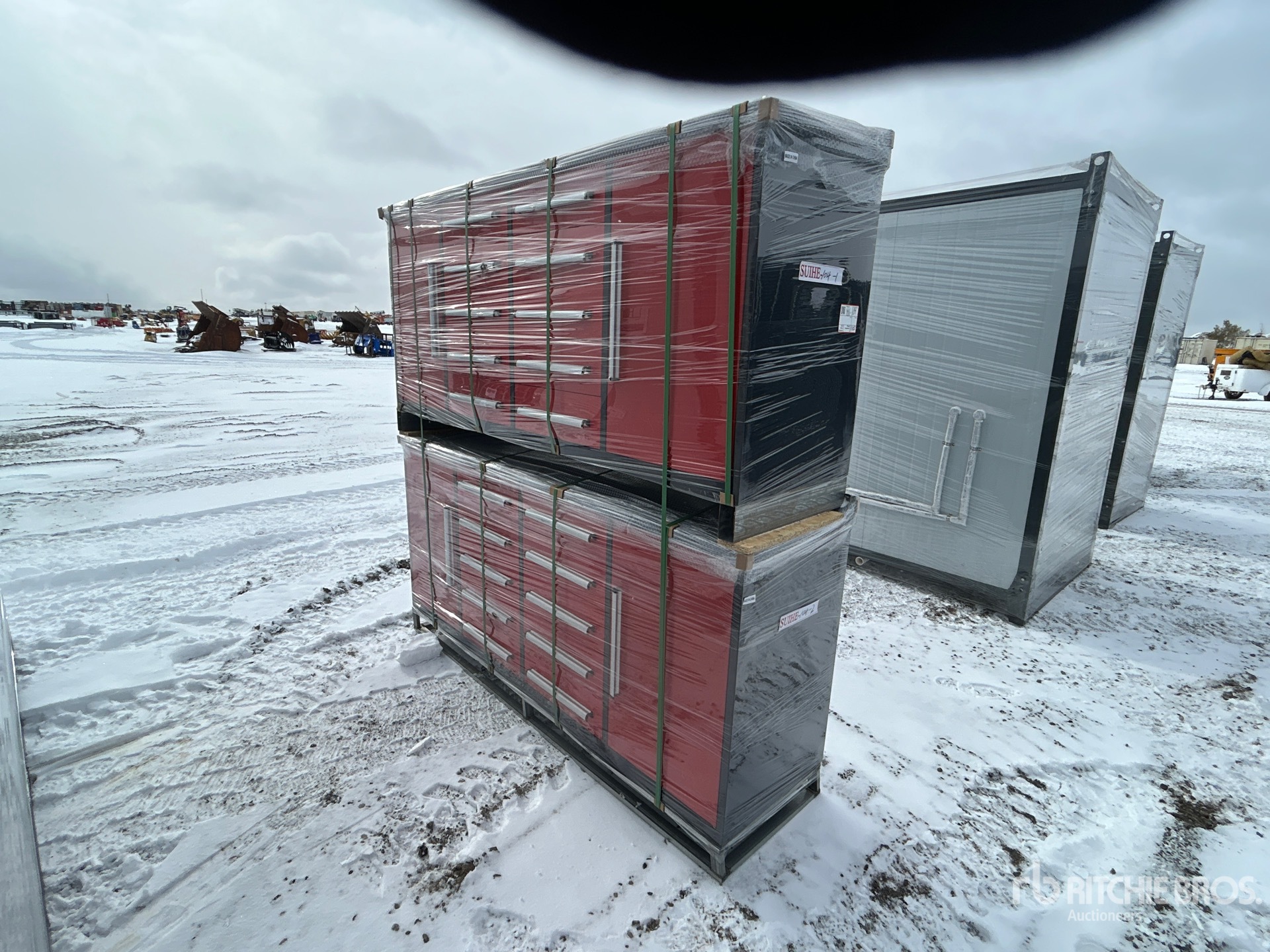 General Appearance with Bild, Ecke vorne links