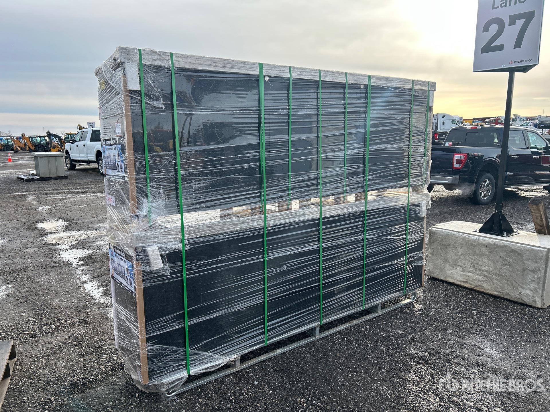 General Appearance with Picture, Left Rear Corner