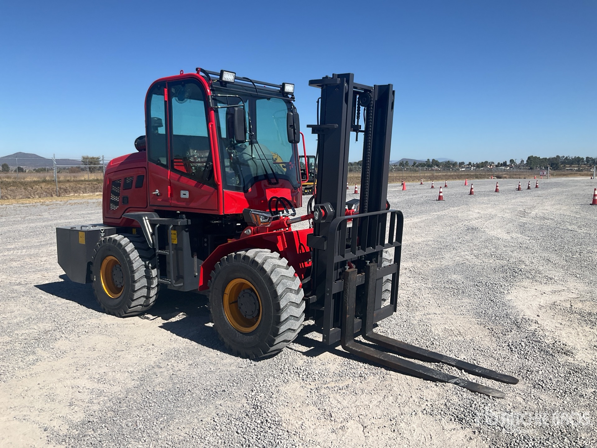 General Appearance with Picture, Right Front Corner