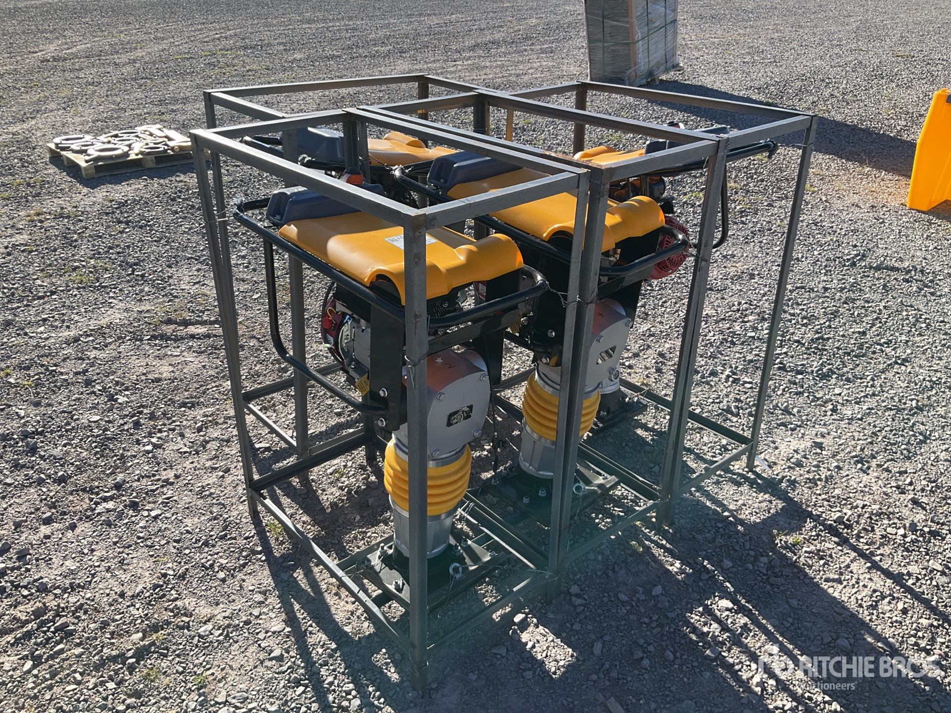 General Appearance with Bild, Ecke vorne links