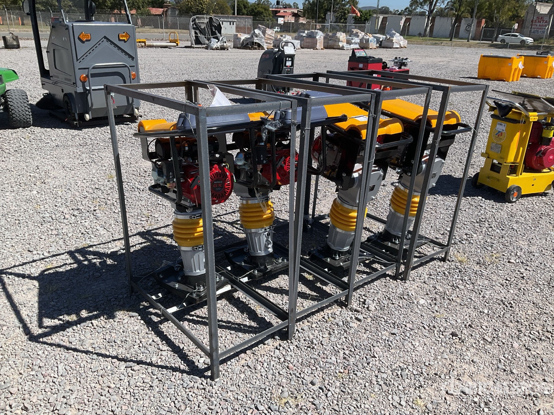 General Appearance with Bild, Ecke vorne rechts