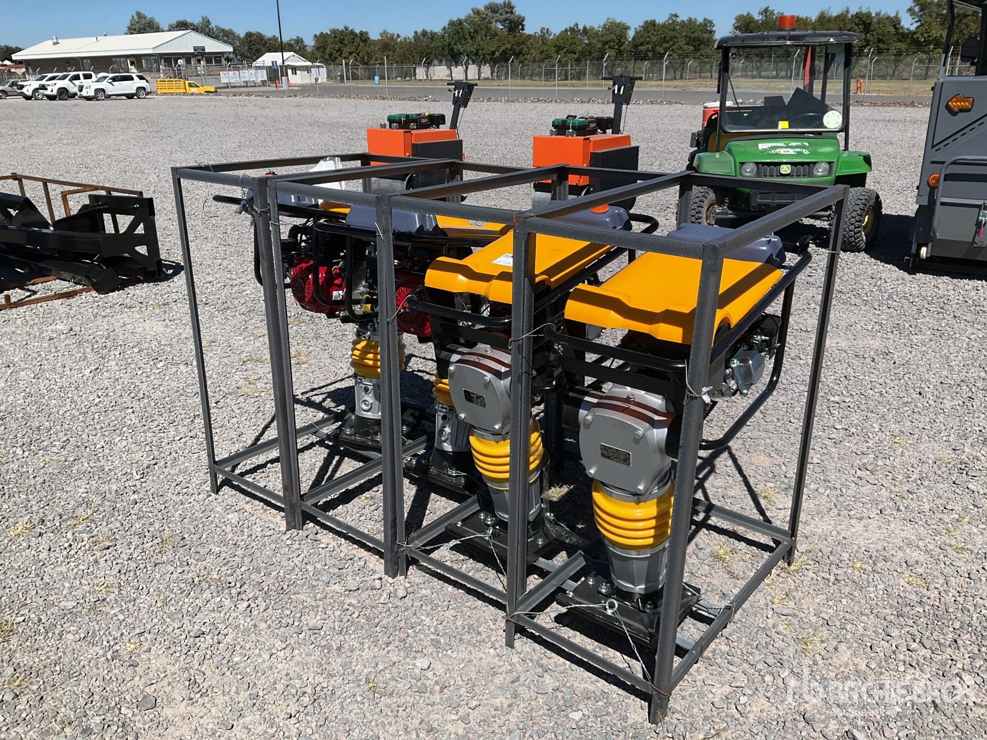 General Appearance with Bild, Ecke vorne links