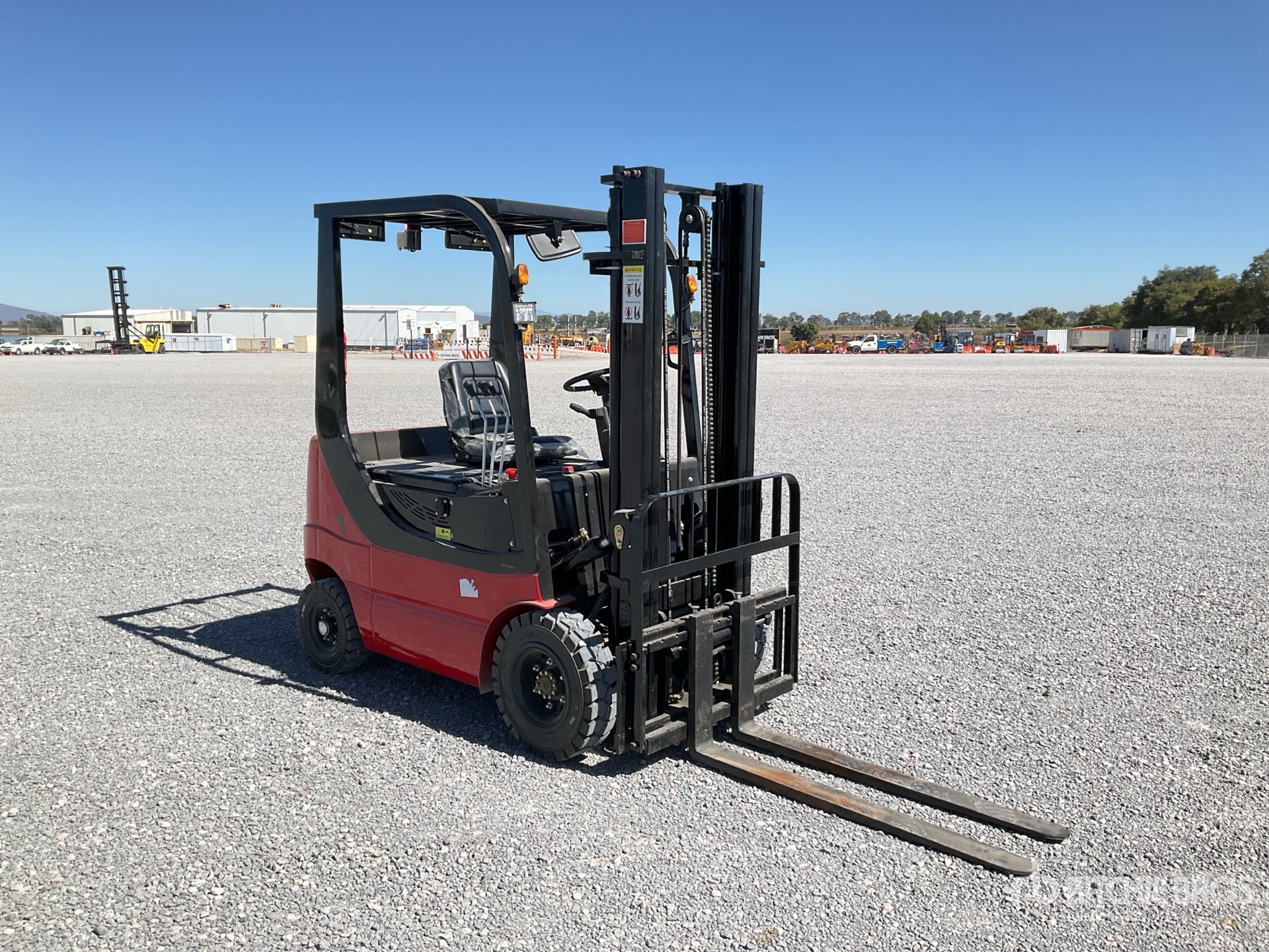 General Appearance with Bild, Ecke vorne rechts