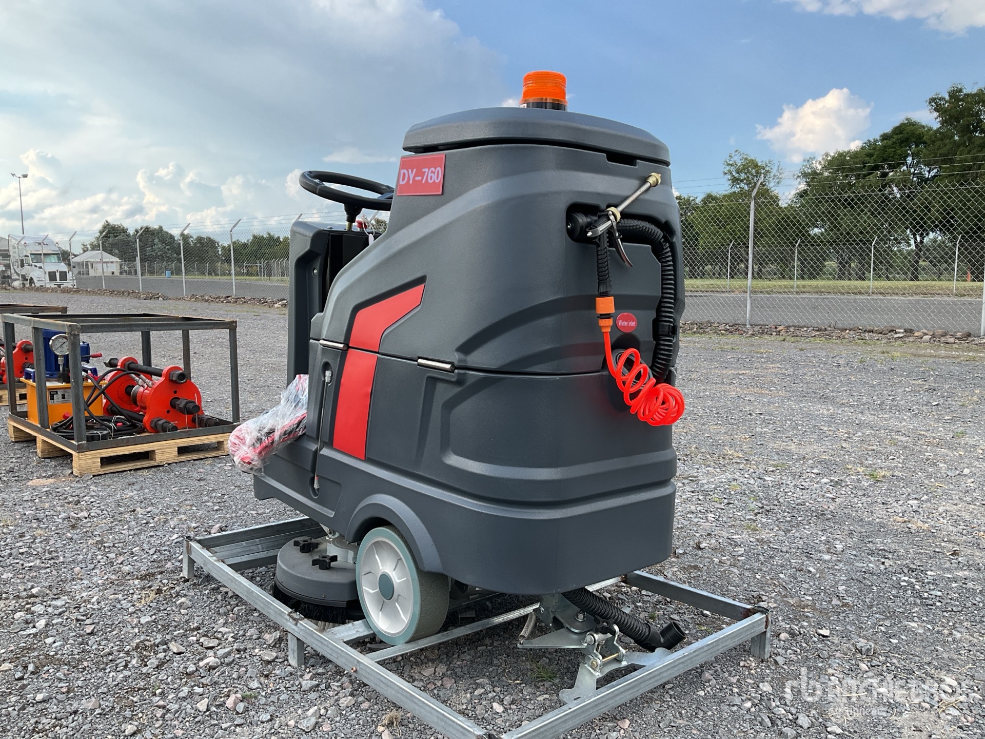 Aspect général with Image, coin arrière gauche