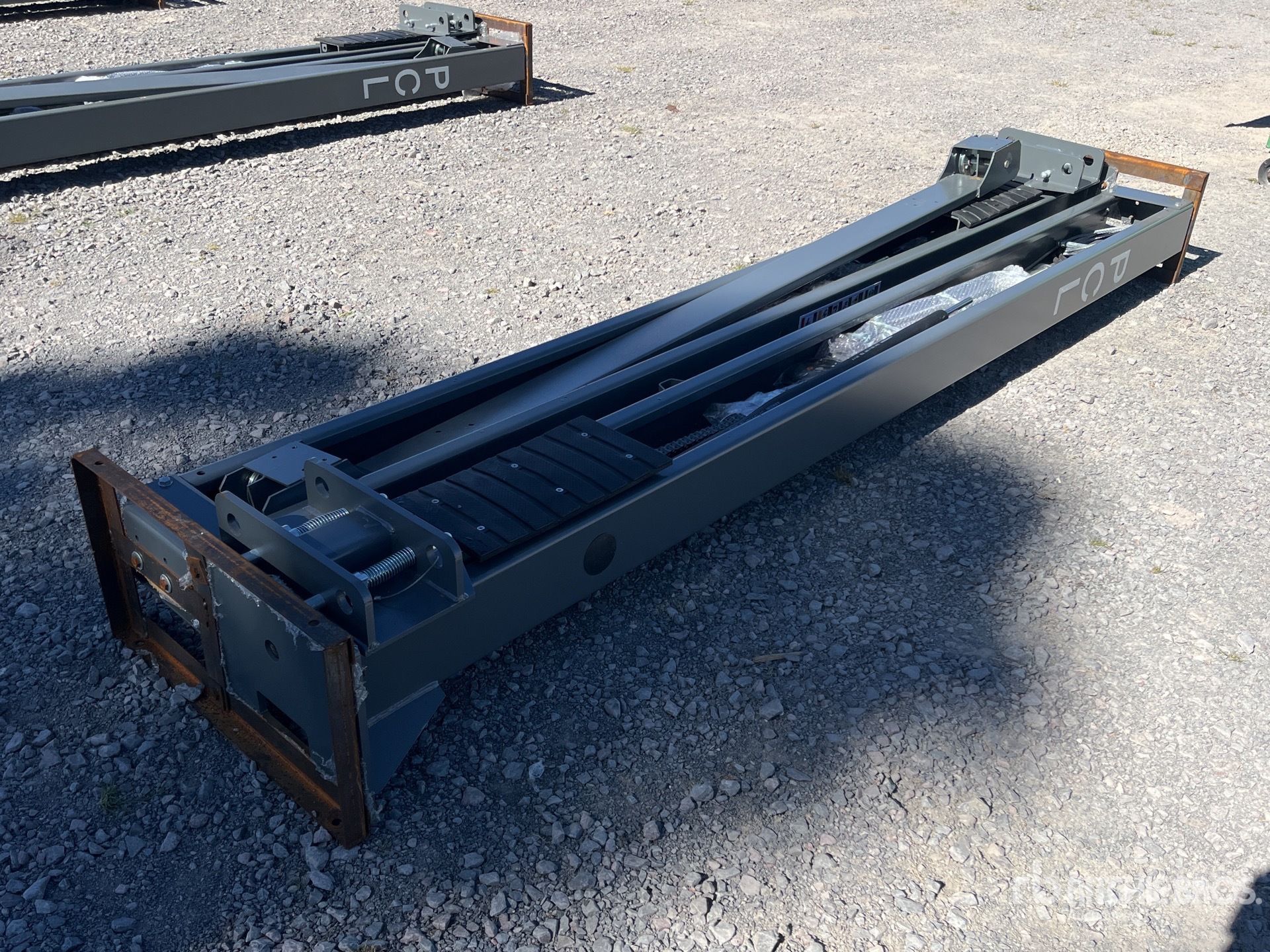 Aspect général with Image, coin arrière droit