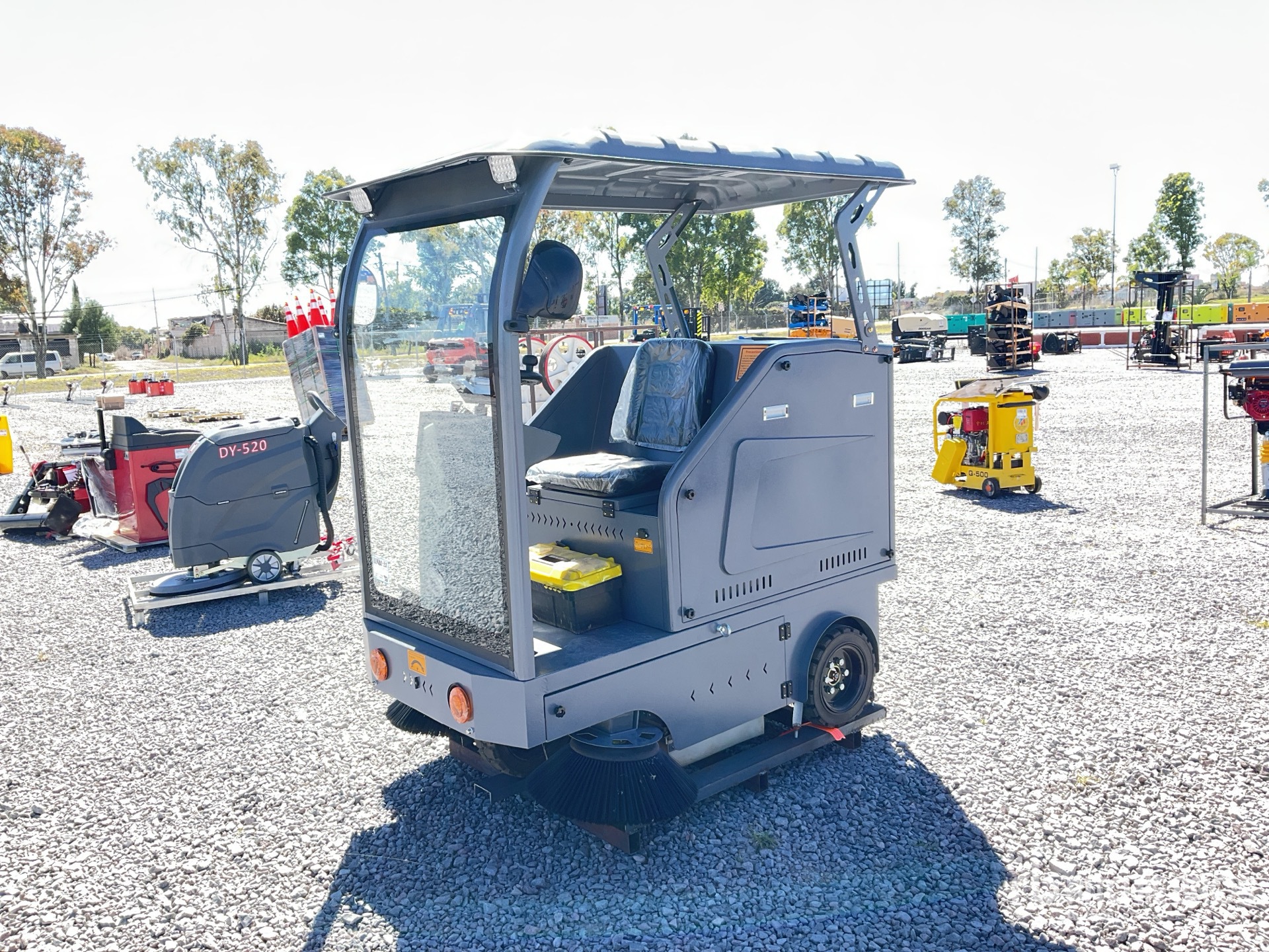 General Appearance with Featured Photo